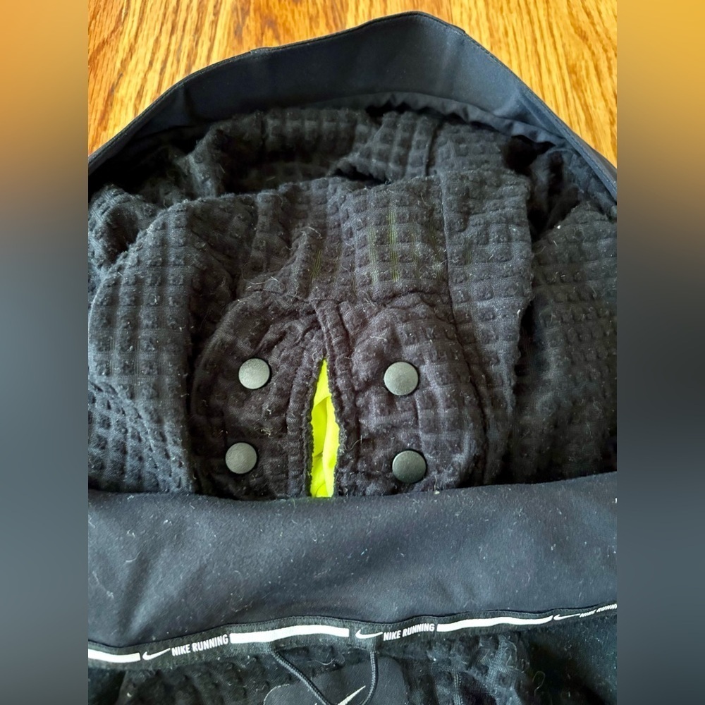 Nike Black Dri-FIT Running Performance Jacket - Small - Picture 15 of 16
